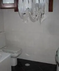 VILLA A SCHIERA di 6 vani e di 180 mq (CARMIGNANO) VILLA A SCHIERA di 6 vani e di 180 mq (CARMIGNANO)