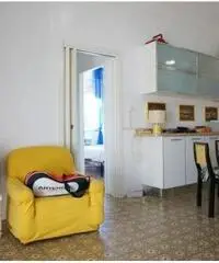 Pinarella, appartamento trilocale con ampio balcone Pinarella, appartamento trilocale con ampio balcone