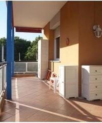 Pinarella, appartamento trilocale con ampio balcone