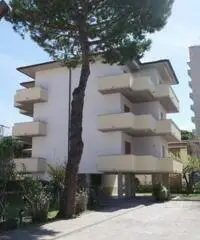 rif: 221 - Cervia, bilocale con balcone e posto auto vicino al mare