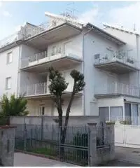 Cervia - appartamento tre camere, due bagni, posto auto e garage Cervia - appartamento tre camere, due bagni, posto auto e garage