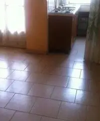 Via Lagarina Metro fermata Marche Corso Francia alloggio Trilocale Via Lagarina Metro fermata Marche Corso Francia alloggio Trilocale