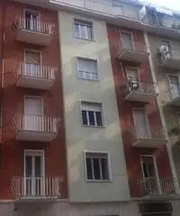 Via Lagarina Metro fermata Marche Corso Francia alloggio Trilocale Via Lagarina Metro fermata Marche Corso Francia alloggio Trilocale