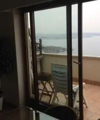 Appartamento vista mare terrazzo e box Appartamento vista mare terrazzo e box