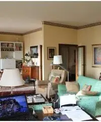 Centro città: Vendita Multilocale da 236mq con posto auto