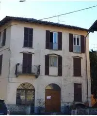 Appartamento con tre camere a Luino