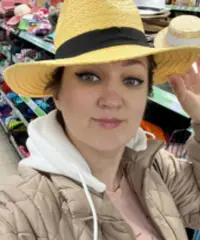 Elena, 39 anni Elena, 39 anni