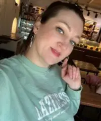 Elena, 39 anni Elena, 39 anni