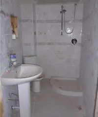 Aci Sant'Antonio: Magazzino Altro