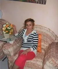 SIGNORA PER BABY SITTER, BADANTE O PULIZIE. SIGNORA PER BABY SITTER, BADANTE O PULIZIE.