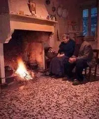 Cercate una compagnia notturna o diurna per vostra madre ? Cercate una compagnia notturna o diurna per vostra madre ?