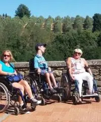Cerchiamo volonrari Cerchiamo volonrari