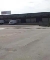 Affitto Capannone in Via Casilina