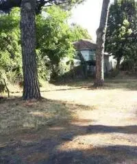 Affitto Magazzino in Via Spinabella Affitto Magazzino in Via Spinabella