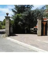Affitto Magazzino in Via Appia Nuova, 21 Affitto Magazzino in Via Appia Nuova, 21