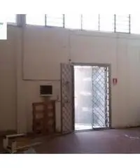 Bagni Di Tivoli: Affitto Capannone in Via del Barco Bagni Di Tivoli: Affitto Capannone in Via del Barco