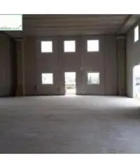 Guidonia: Vendita Laboratorio da 245mq con ascensore Guidonia: Vendita Laboratorio da 245mq con ascensore