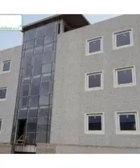 Guidonia: Vendita Laboratorio da 245mq con ascensore Guidonia: Vendita Laboratorio da 245mq con ascensore