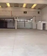 Monterotondo Scalo: Vendita Capannone da 800mq