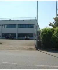 Monterotondo Scalo: Vendita Capannone in Ramarini 35