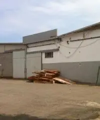 Pavona: Affitto Capannone da 1200mq Pavona: Affitto Capannone da 1200mq