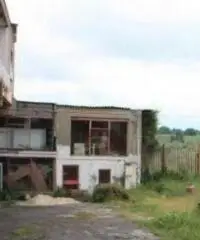 Pian Di Gerri: Vendita Capannone in Via Appia Sud, 3 angolo Via Caranella Pian Di Gerri: Vendita Capannone in Via Appia Sud, 3 angolo Via Caranella