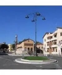 Quarantola: Vendita Capannone in Via Napoli, 179 Quarantola: Vendita Capannone in Via Napoli, 179