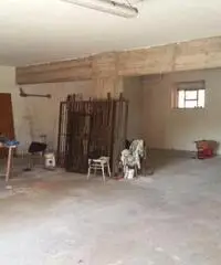 Santa Maria Delle Mole: Vendita Magazzino in Viale della Repubblica