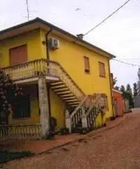 Vendita magazzino mq. 94 - Zona Altaura