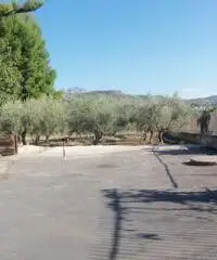 Magazzino di 180 mq COD. 0063 Magazzino di 180 mq COD. 0063