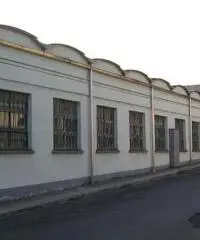 Capannone / Fondo in vendita a Medesano Capannone / Fondo in vendita a Medesano