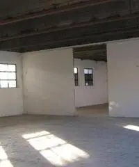 Capannone / Fondo in vendita a Medesano Capannone / Fondo in vendita a Medesano