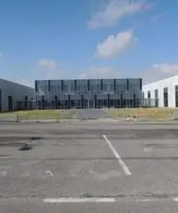 Vendita Capannone da 30000mq con ascensore Vendita Capannone da 30000mq con ascensore