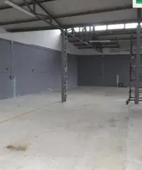 Centro città: Vendita Capannone in Contrada Caira