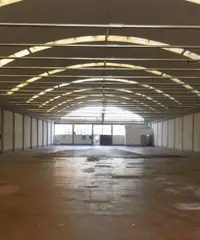 Montemurlo ( zona Bagnolo ) capannone artigianale di mq. 1400 con resede frontale e tergale, altezza Montemurlo ( zona Bagnolo ) capannone artigianale di mq. 1400 con resede frontale e tergale, altezza