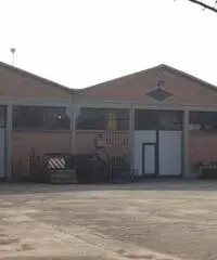 Capannone / Fondo in affitto a Reggio nell'Emilia, Corte Tegge Capannone / Fondo in affitto a Reggio nell'Emilia, Corte Tegge