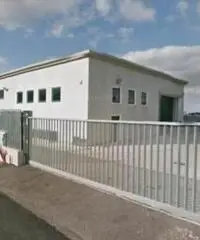 Vendita Capannone in via del Commercio Vendita Capannone in via del Commercio