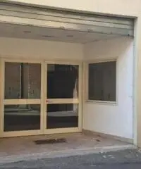 Vendita Laboratorio in Via Fontana delle Rose, 21 Vendita Laboratorio in Via Fontana delle Rose, 21