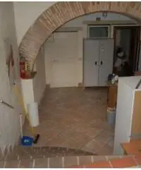 Vendita Magazzino in via Giuseppe Garibaldi Vendita Magazzino in via Giuseppe Garibaldi