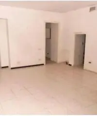 Vendita Magazzino in Via Agillina