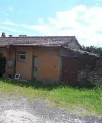 Vendita Magazzino in Via Circumlacuale Vendita Magazzino in Via Circumlacuale