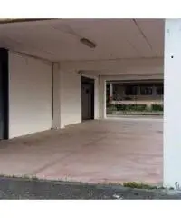 Villa Adriana: Vendita Capannone in via Lago Di Bolsena