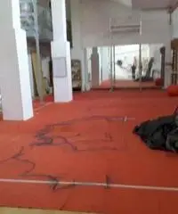 Rif: Capuano - Magazzino Rivoli 200 mq Rif: Capuano - Magazzino Rivoli 200 mq