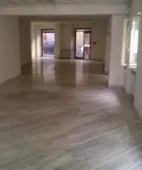 Locale commerciale in Vendita Locale commerciale in Vendita