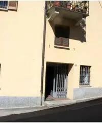 21531030-51 - Montegrino Valtravaglia affittasi laboratorio