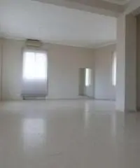 Affitto Magazzino in Via del commercio, 23