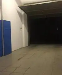 Vendita Magazzino in Corso Saint - Martin - de - Corleans, 143