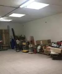 Vendita Magazzino in Corso Saint - Martin - de - Corleans, 143