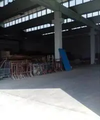 CAPANNONE di 2 vani e di 9000 mq (TELGATE) rif. 455C