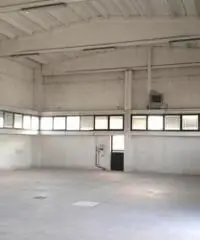 Affitto Capannone in Via Serra , 22